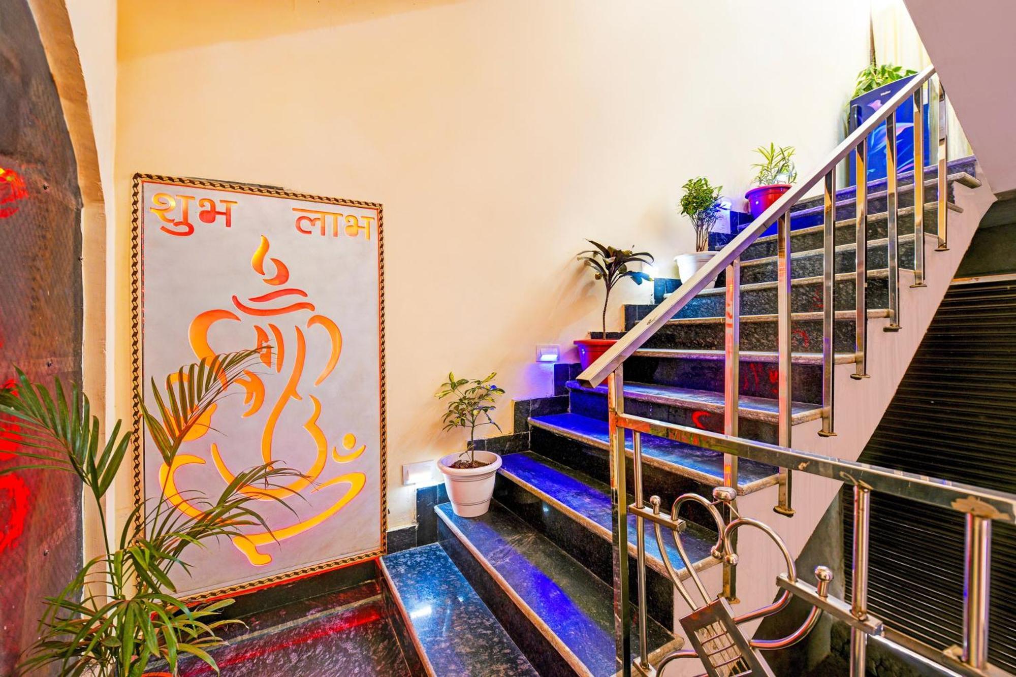 Hotel O Aj Star Hotel Фаридабад Экстерьер фото