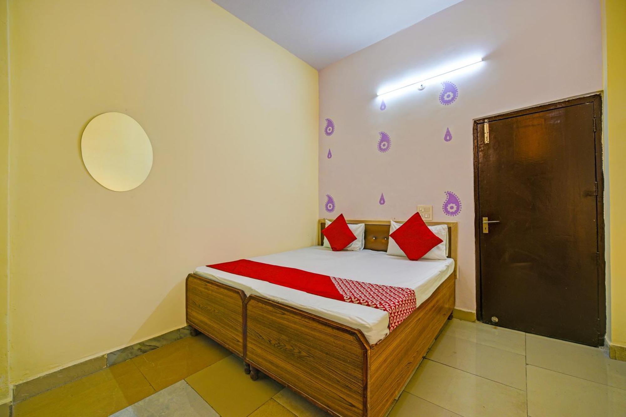 Hotel O Aj Star Hotel Фаридабад Экстерьер фото